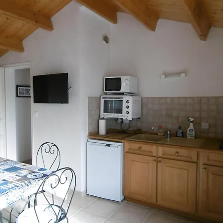 Maison 2 Pers. A Noirmoutier, Proche Plage, Parking - Fr-1-823-115